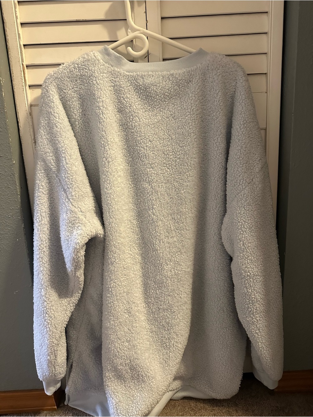 PINK Victoria's Secret Light Gray Sherpa Pullover - Picture 2 of 3